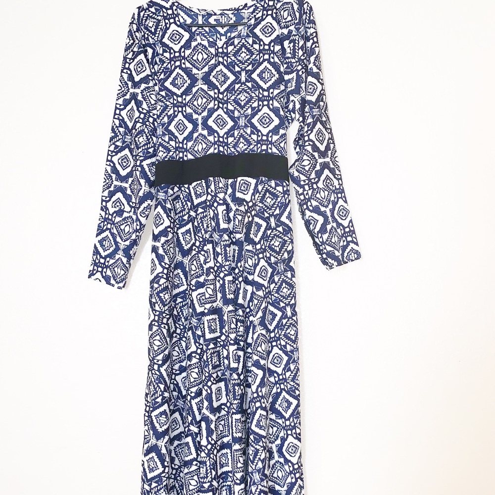 Long dress with white & blue patterns